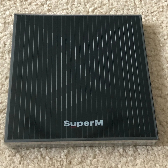 SuperM 1st Album United Version with Kai Photocard - Picture 3 of 10